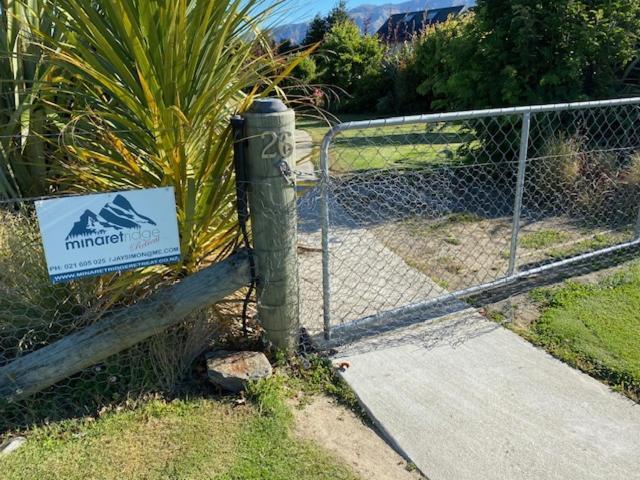 Minaret Ridge Retreat Hotel Wanaka Exterior photo