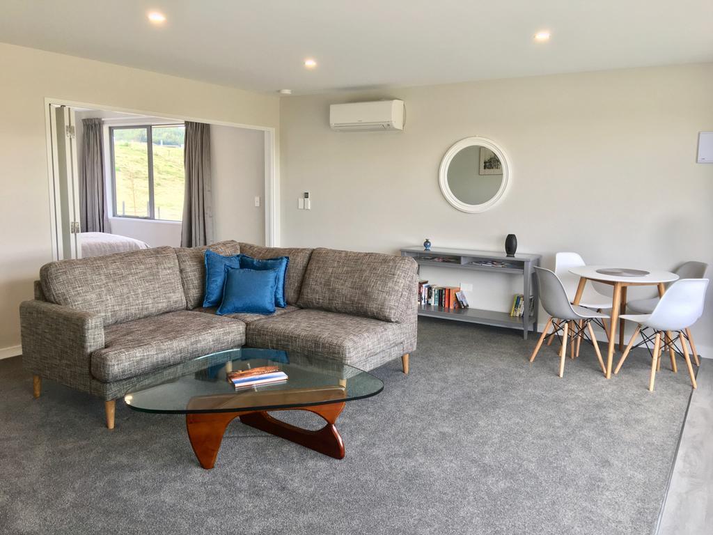 Minaret Ridge Retreat Hotel Wanaka Exterior photo